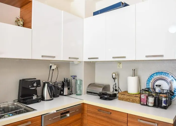 Rio Beachfront Escape - Luxurious Coastal Retreat *