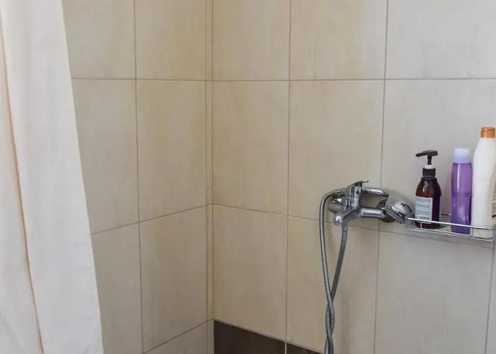 Apartamento Rio Beachfront Escape - Luxurious Coastal Retreat Patras