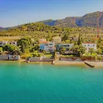 Beachfront Rio Escape - Luxurious Coastal Retreat