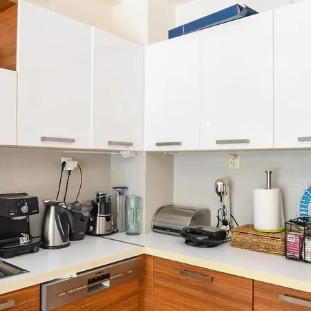 Rio Beachfront Escape - Luxurious Coastal Retreat *